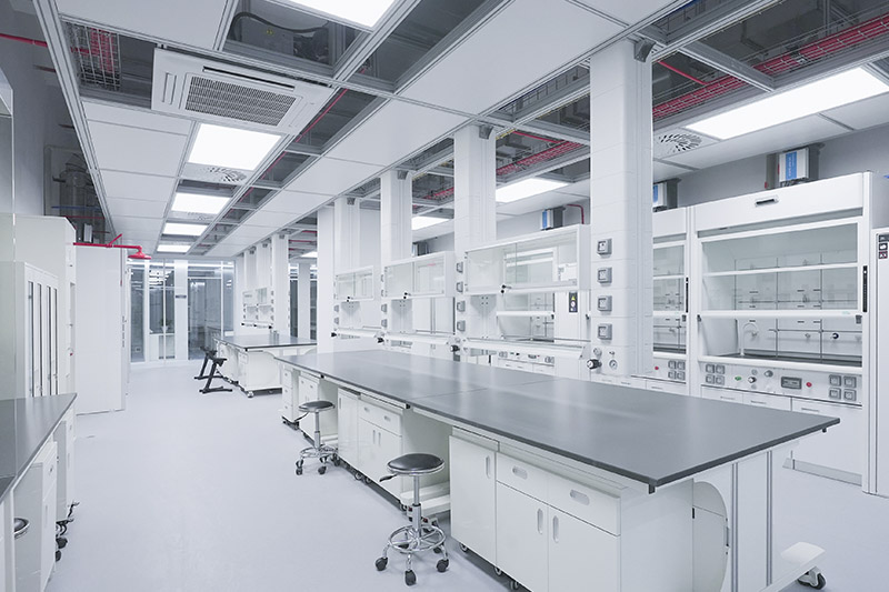 三台实验室革新：安全与科技的现代融合
